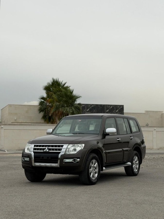 2017 MITSUBISHI PAJERO