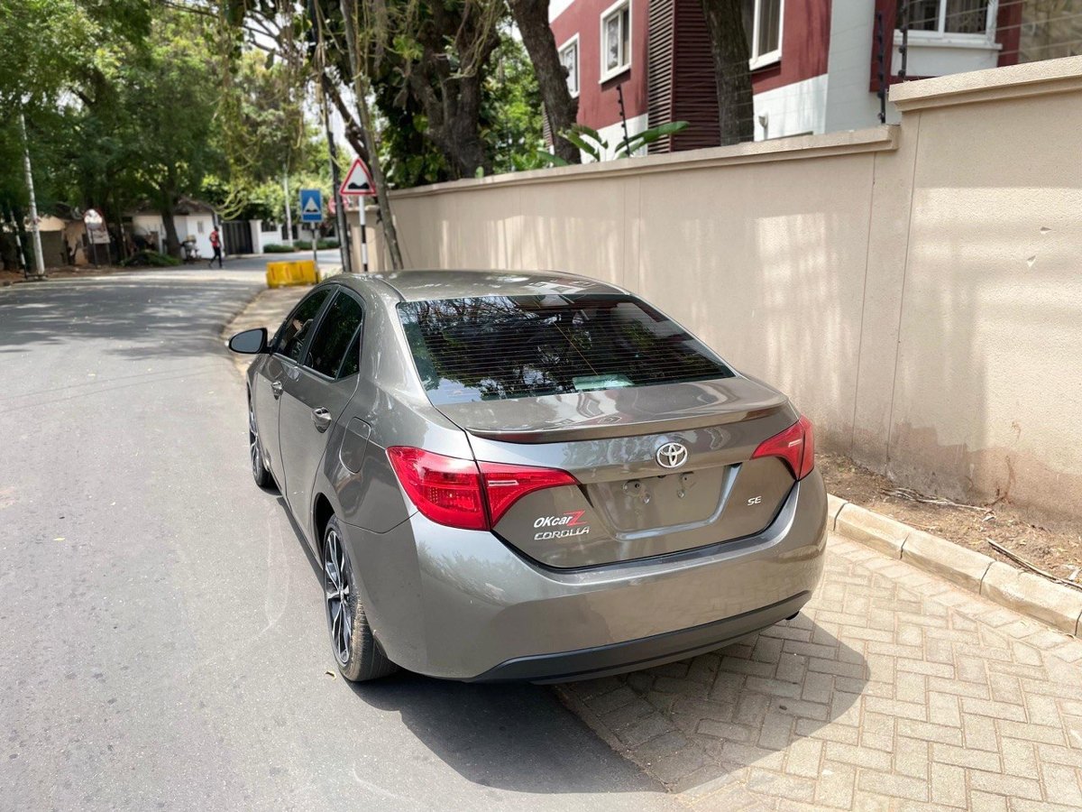 2019 TOYOTA COROLLA SE